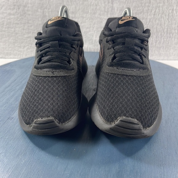 Nike Tanjun Black Metallic Rose Gold Bronze Athletic Shoes Sneakers Size… - Picture 2 of 8